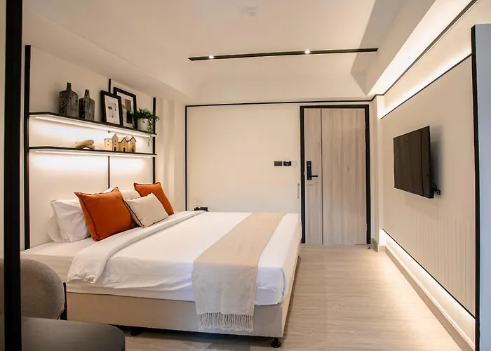 Pillow B Hotel *